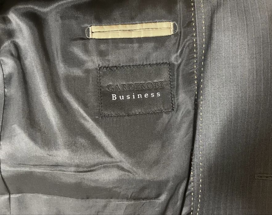 мужской классический деловой костюм.франция