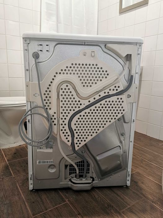 Suszarka kondensacyjna 6 kg WHIRLPOOL AZB 6670