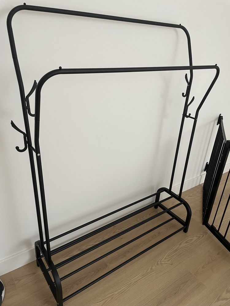 Wieszak stojący metal czarny