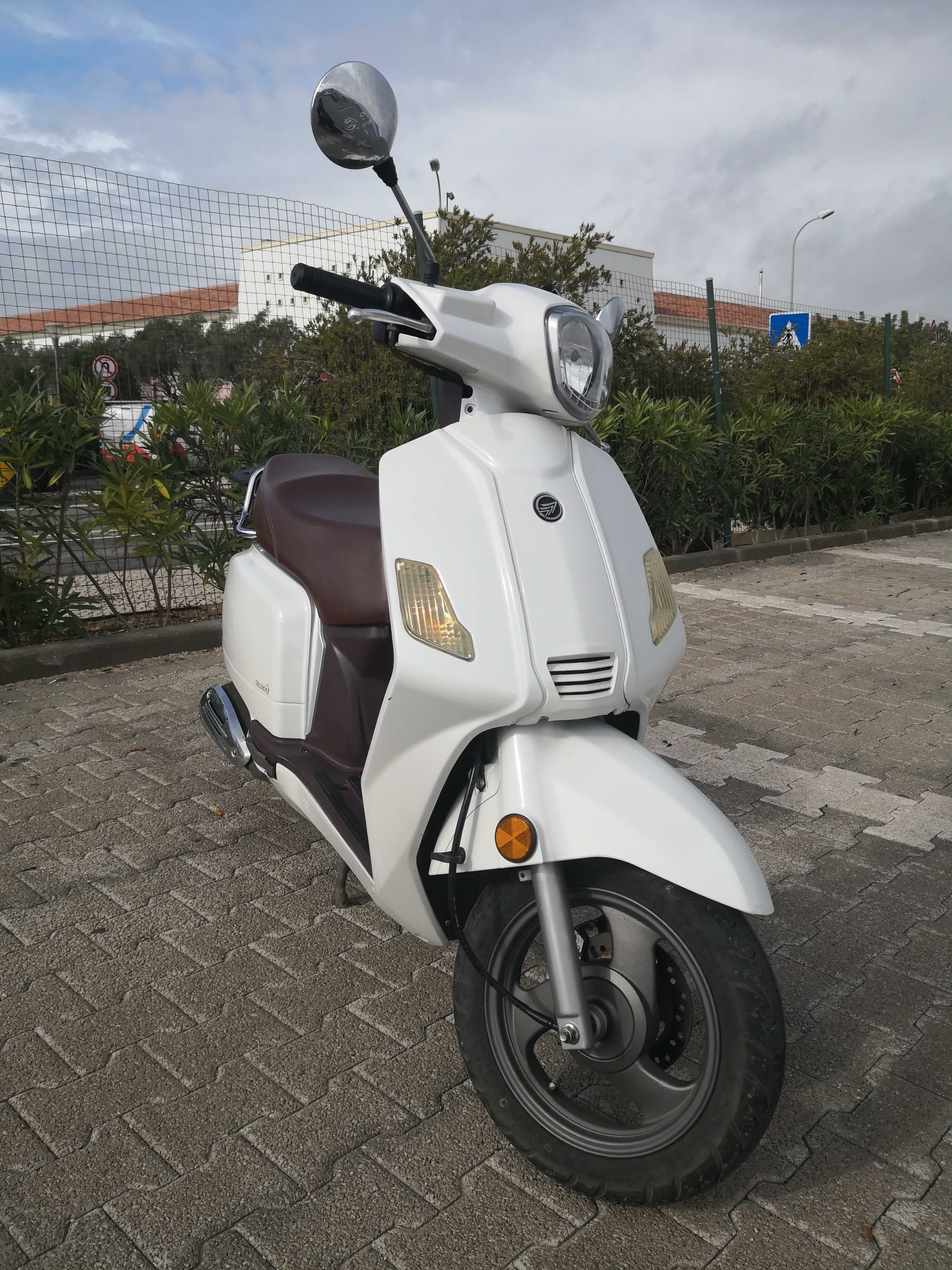 Scooter 50cc 4 tempos Euro4