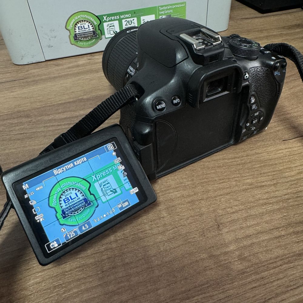 Canon EOS 700D kit 18-55