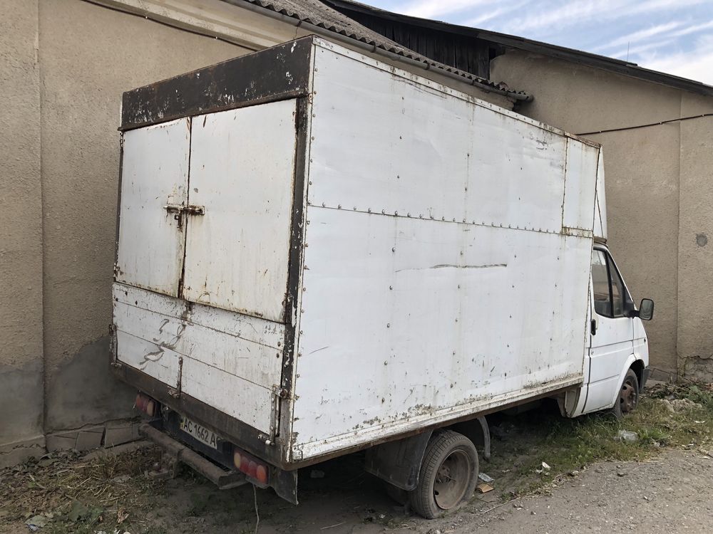 Ford Transit рамний