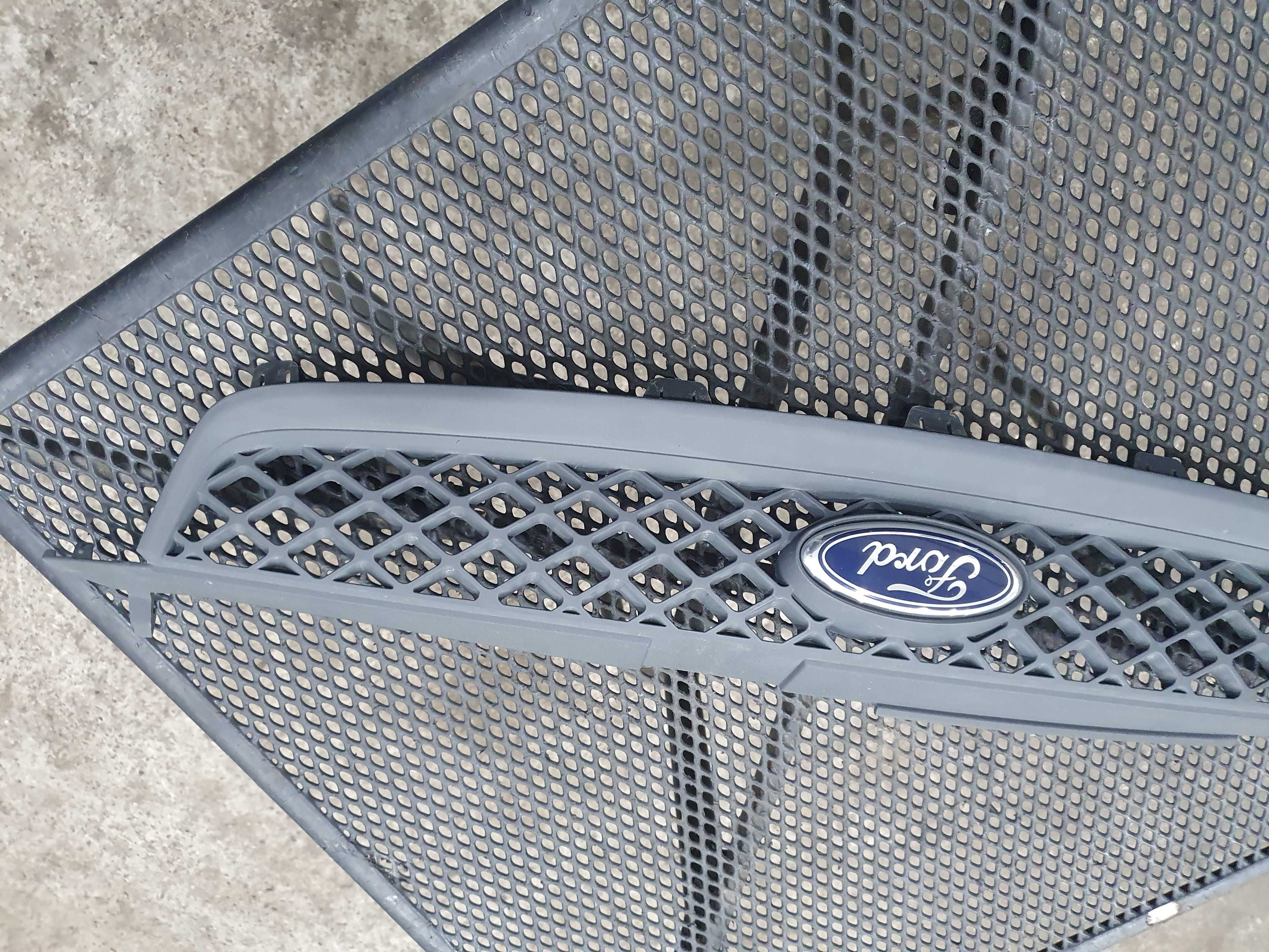 Grill atrapa znaczek Ford Fiesta mk6 lift oryginal