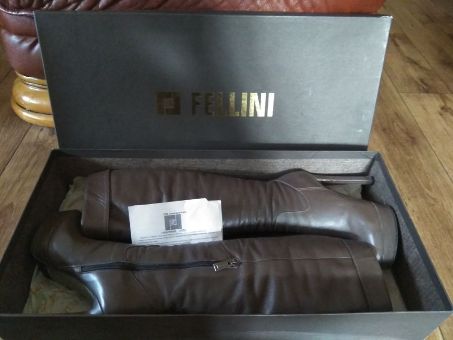 Продам сапоги FELLINI