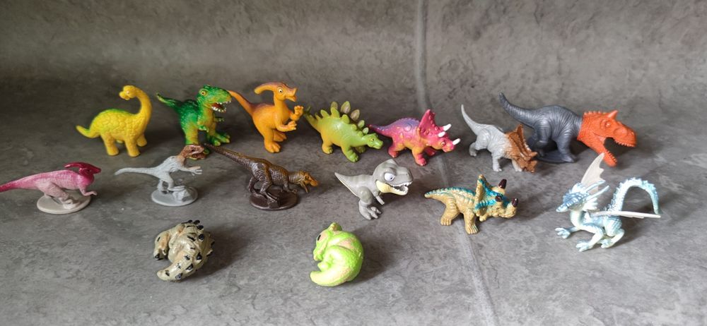 Дінозаври та Дракони (як приборкати дракона) (фірмові іграшки)