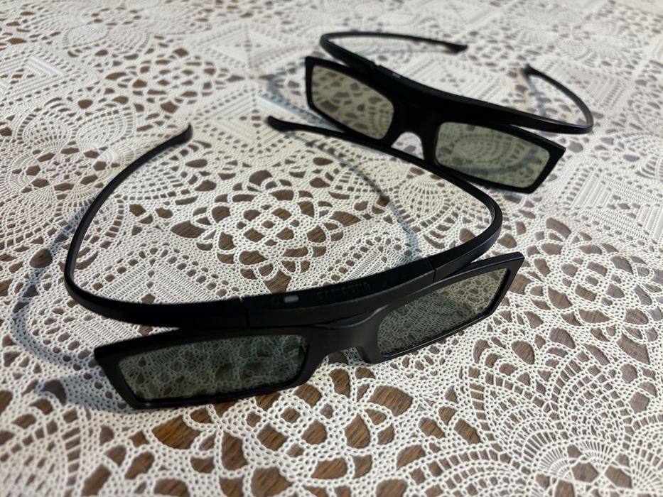 Konsola Microsoft Xbox 360 250  GB KINECT + 2 PADY Giga Zestaw