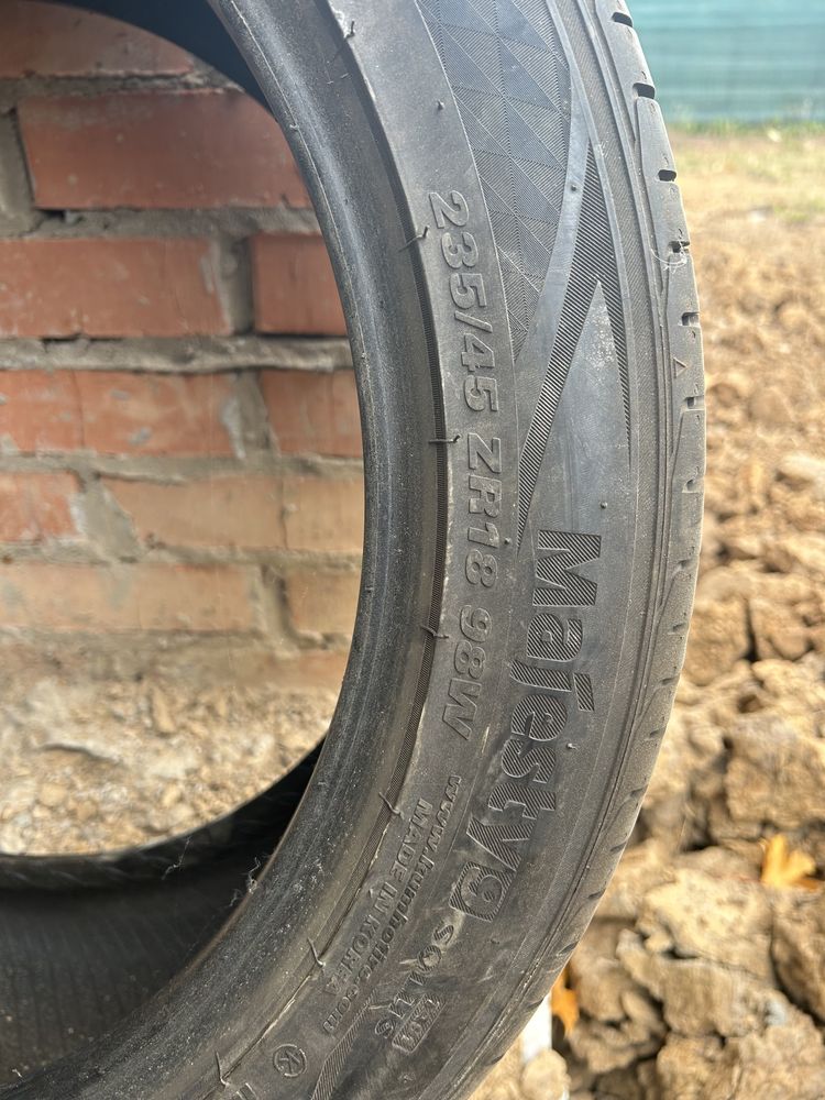 KUMHO 235 45 R18