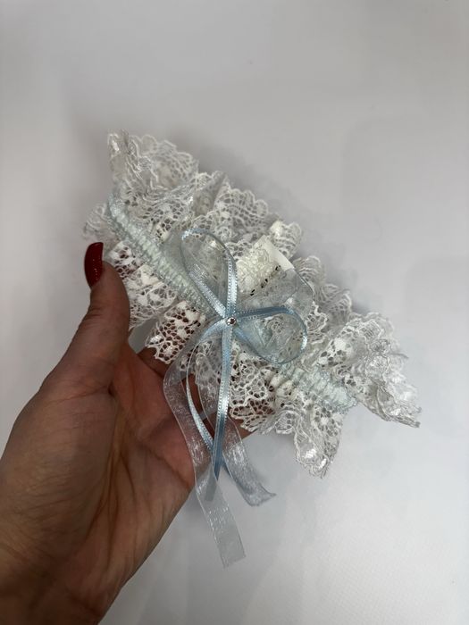 Весільна під вʼязка на ногу