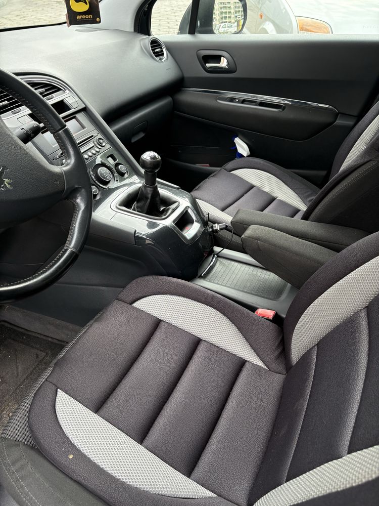 Peugeot 5008 rok prod. 2010 1,6