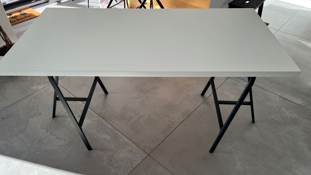 Stół IKEA – biały blat drewniany + metalowe nogi typu kozioł