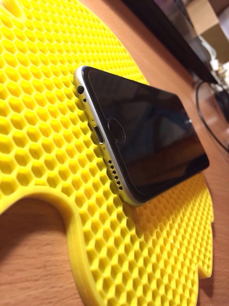Защитное стекло  iPhone 16ProMax и до 4 на сейчас можно с доставкой