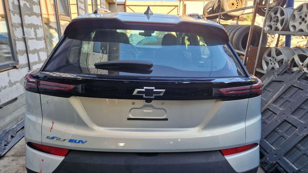 Задняя крышка багажника ляда Chevrolet Bolt EUV
