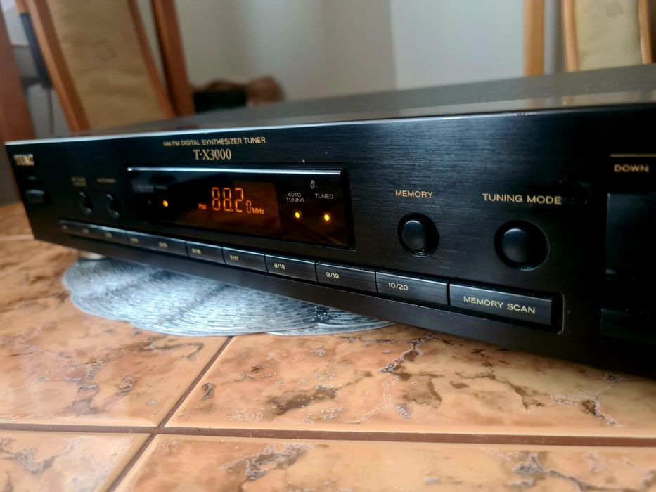 Tuner Teac T-X3000 ładny stan
