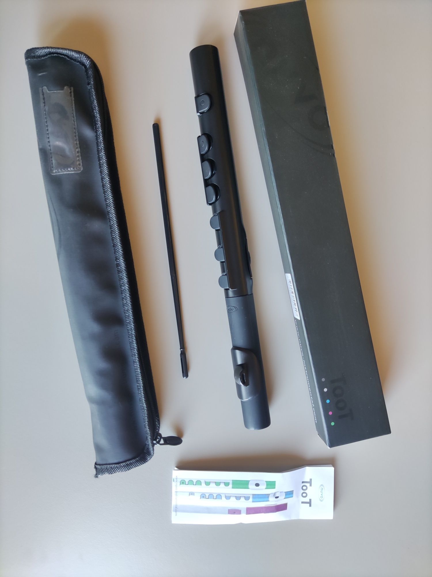Flauta Nuvo Toot em Preto com Saco