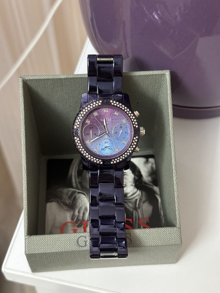 Продам Часы Guess