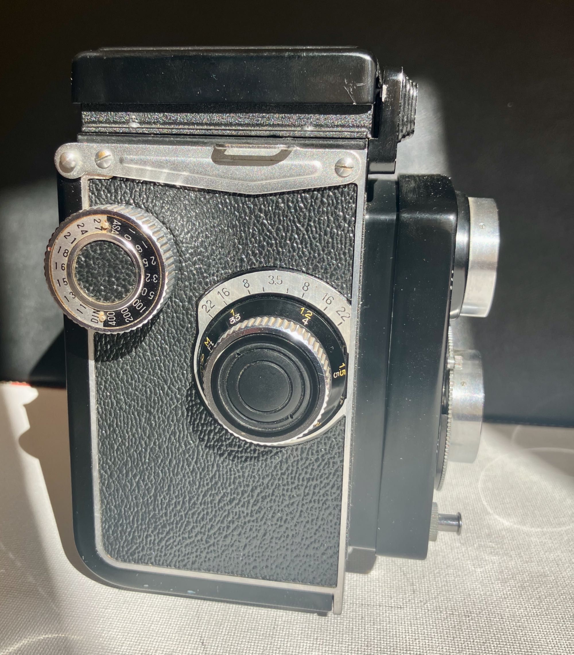 Yashica A – Dwuobiektywowa
