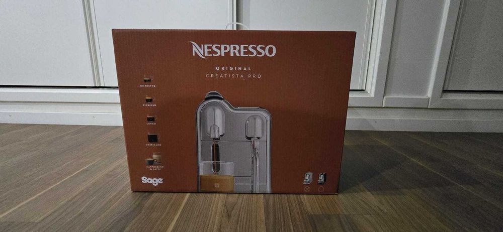 Máquina de café Nespresso Creatista Pro