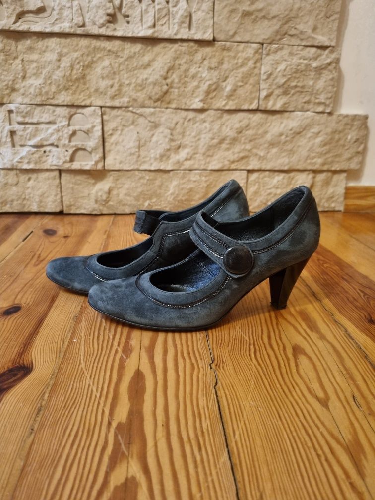 Buty na obcasie, zamszowe, rozmiar 36, Syrena