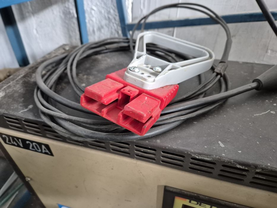 Ładowarka prostownik do wózków widłowych