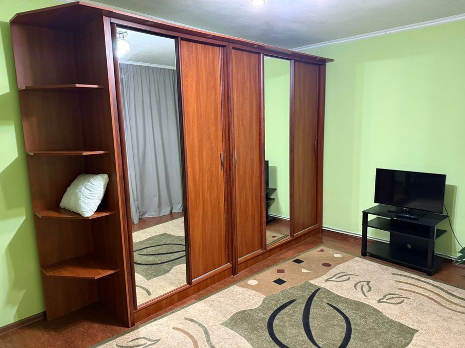 Шафа купе в хорошому стані розмір 3000*2400