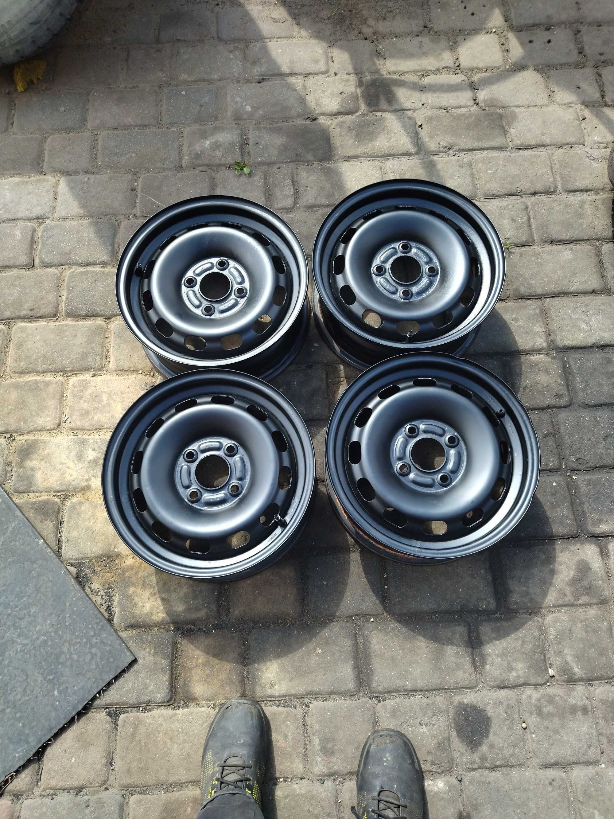 Felgi stalowe Ford Fiesta 5,5Jx14 ET37,5 4x108x63,3