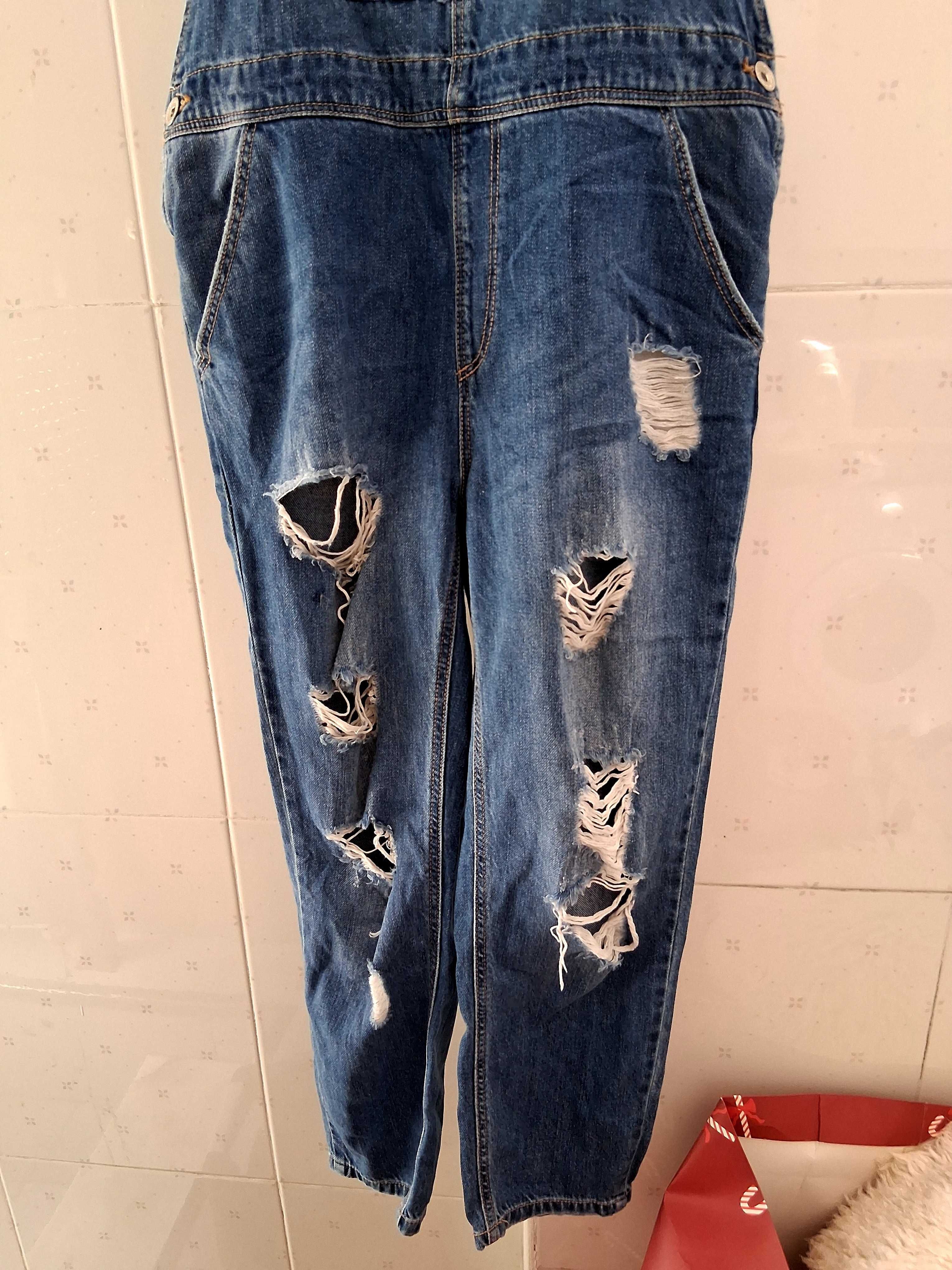 Macacão Stradivarius,com camisola Lefties.