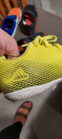 Halówki buty do gry w piłkę nożną r. 30 Adidas