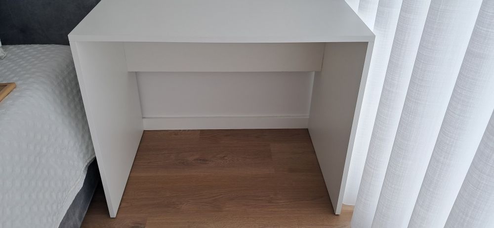 Secretaria  como nova