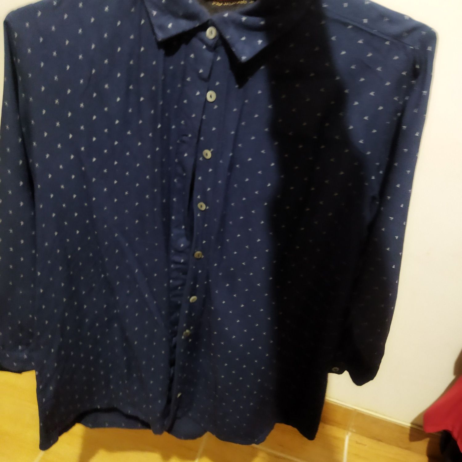 Camisa azul escura