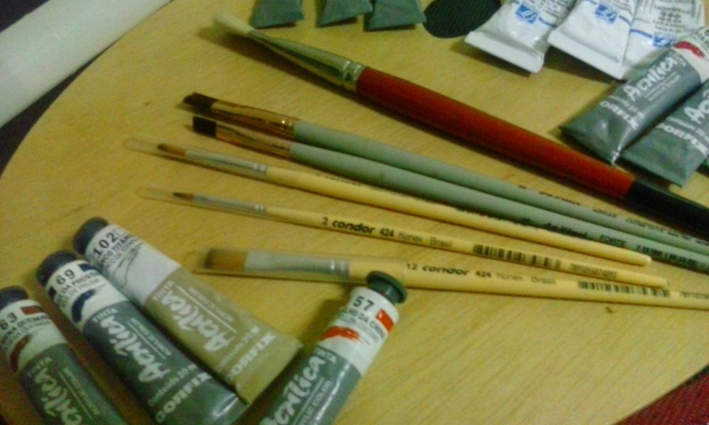 material diverso de artes (nunca utilizado ou com muito pouco uso)