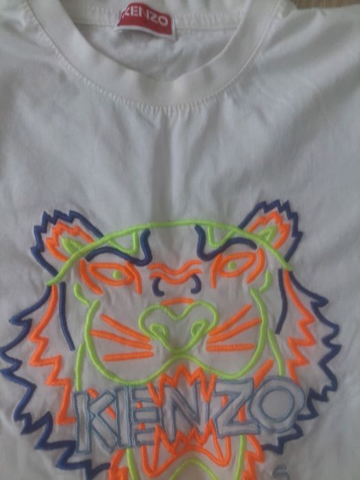 Śliczny t shirt dziecięcy glowa lwa neon nowy