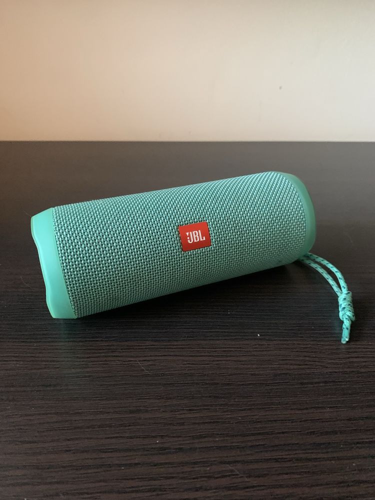 Продам колонку JBL Flip 4