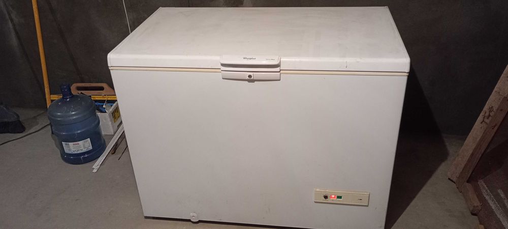 Морозильна камера Whirlpool space max