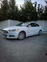 Ford Fusion Hybrid 2015