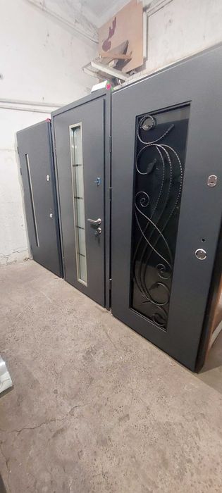 Вхідні двері вуличні в будинок і квартирні Входные металлические двери