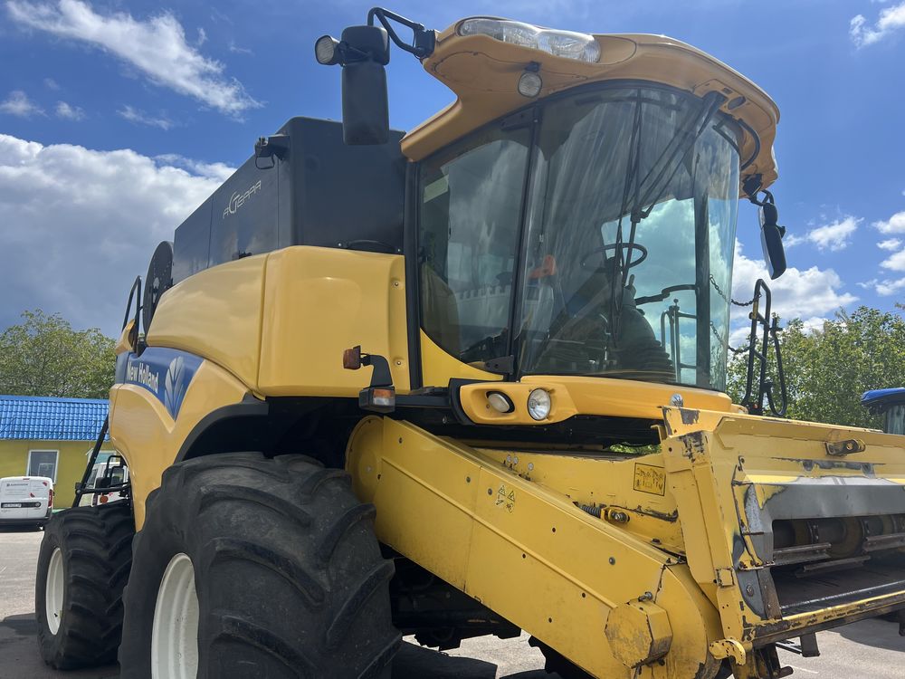 Продам Комбайн NewHolland CX8080