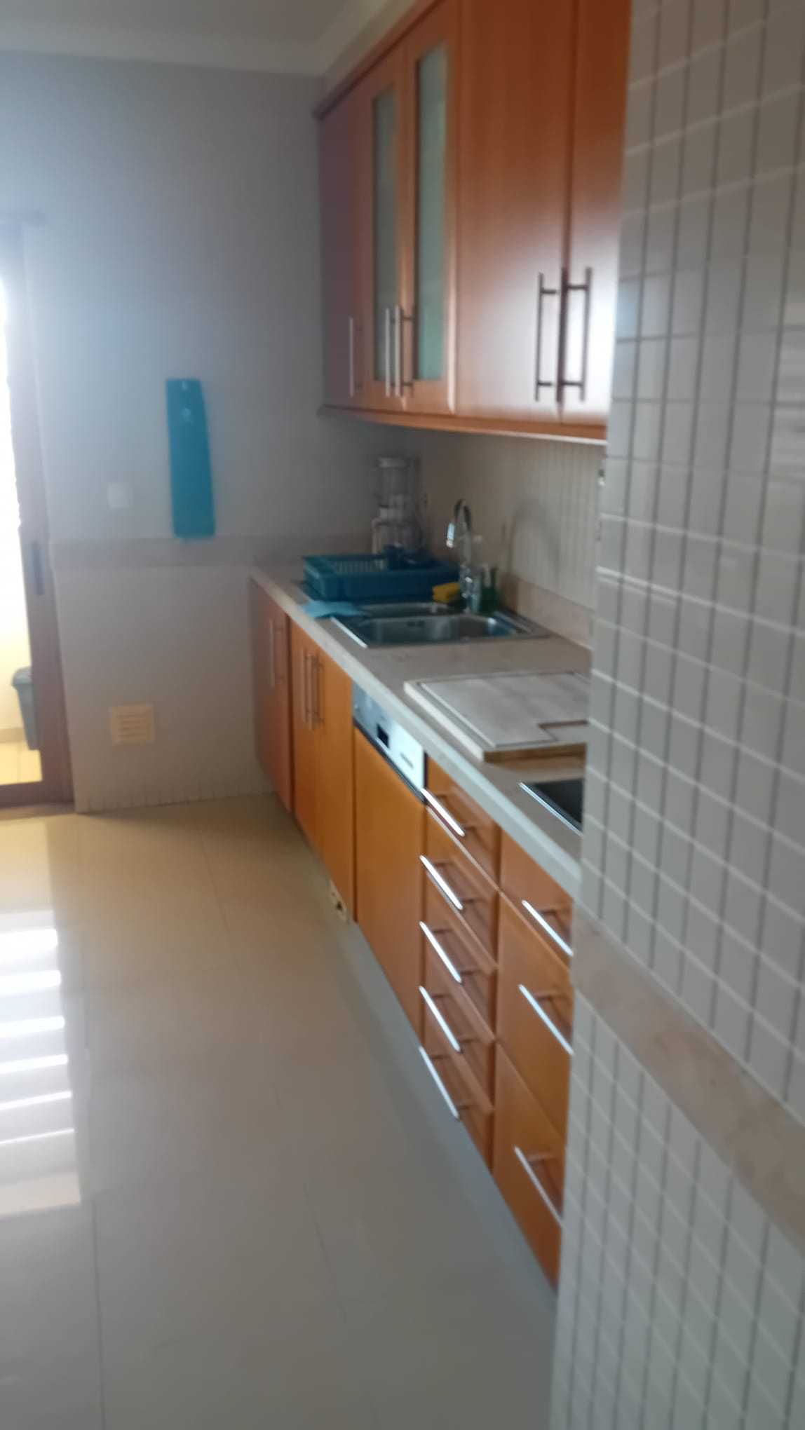 T2 mobilado , com um dos quartos em suite na baixa de Faro
