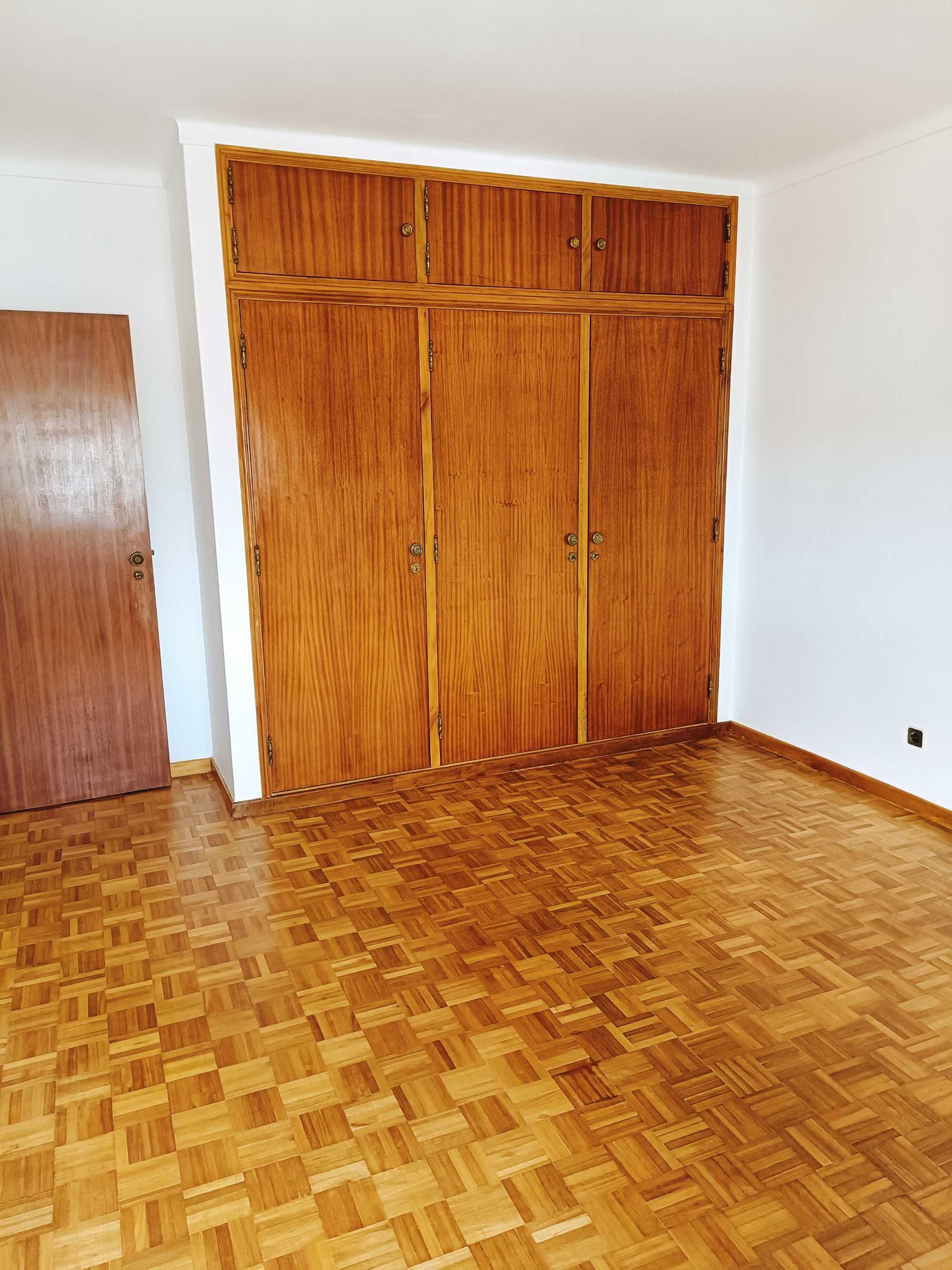 Apartamento T1  com garagem - São Martinho do Bispo, Coimbra