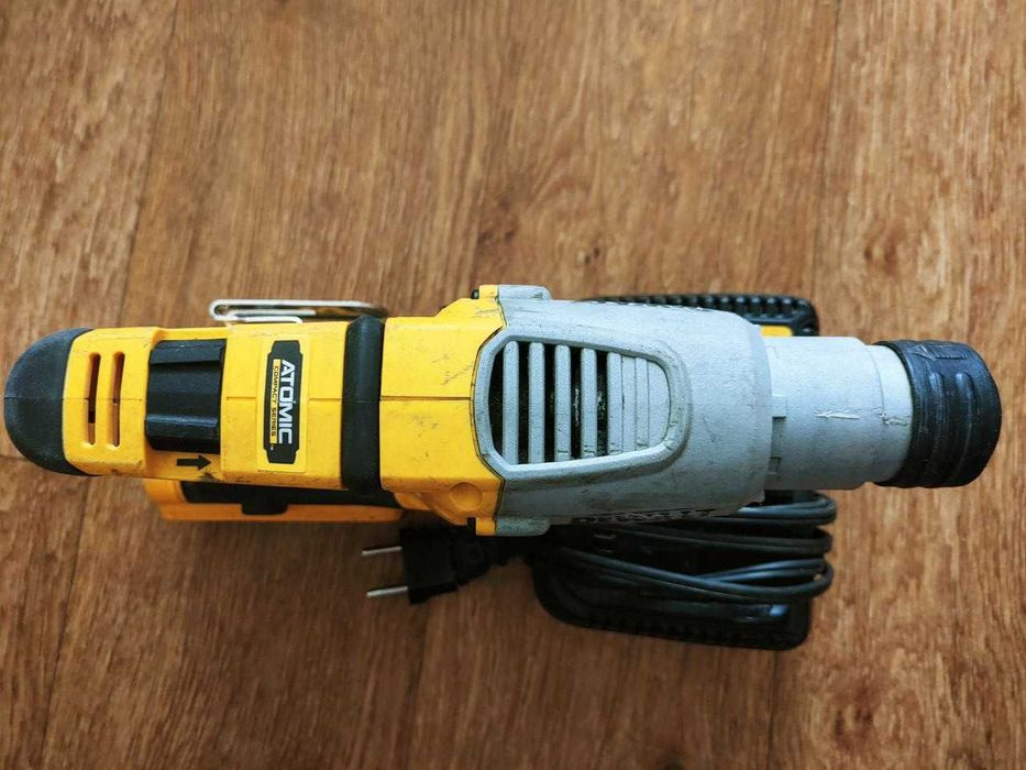 Аккумуляторный перфоратор Dewalt DCH172 20V комплект