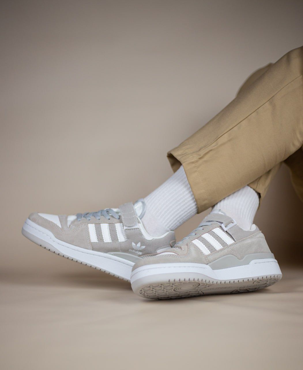 Жіночі кросівки Adidas Forum 84 Low Gray White