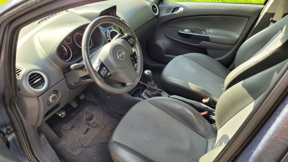 Opel Corsa D 1.3 CDTi OC na rok