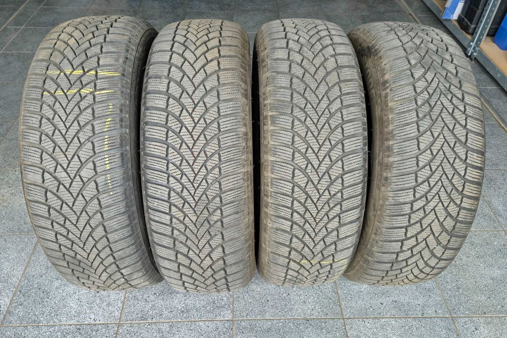 Bridgestone Blizzak 4 x 215/60R17 96H LM005 Opony Zimowe 2022
