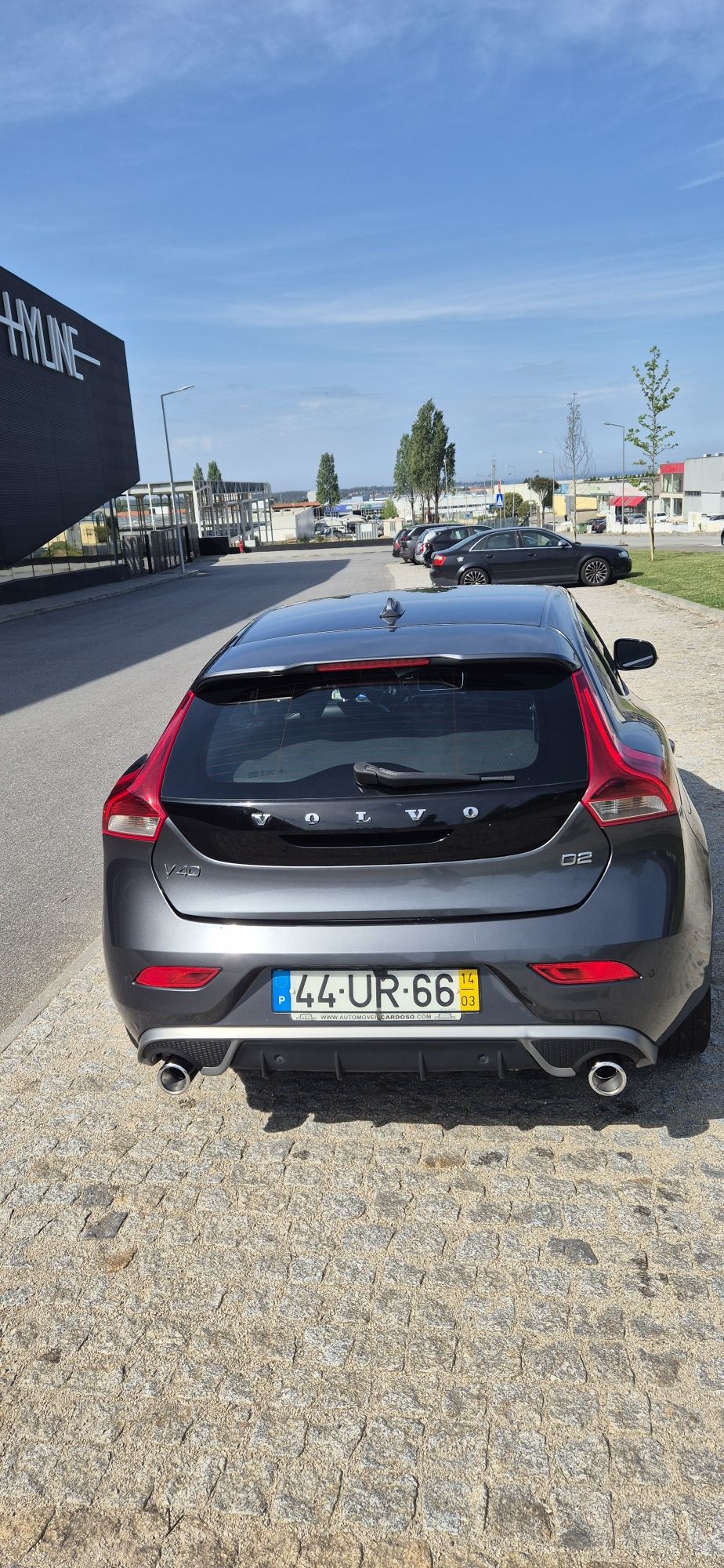 Volvo v40 R-Design D2