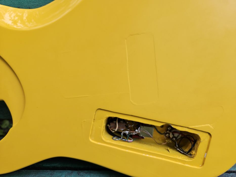 Продам електрогітару suhr