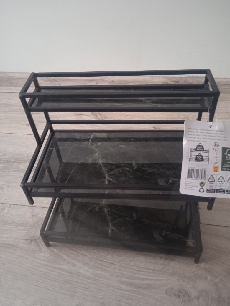 Półka metalu i szkła mocne