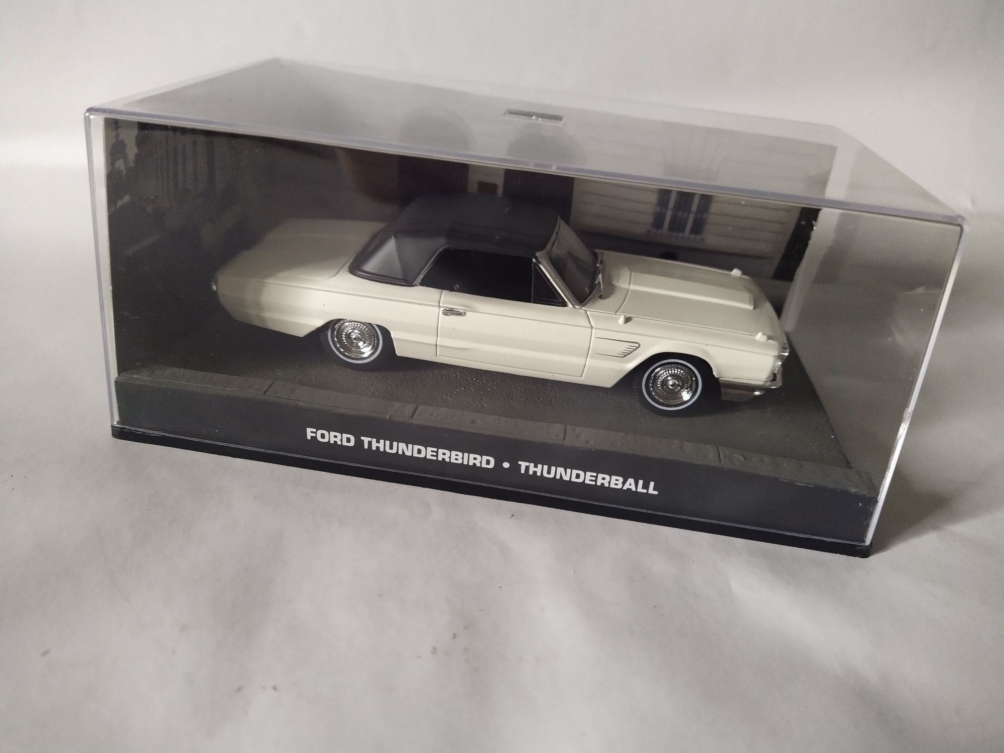 Ford Thunderbird Thunderball James Bond collection Skala 1:43 Eaglemos