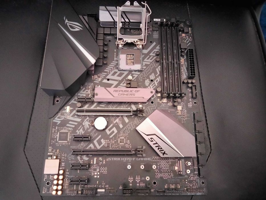 Материнская плата Asus ROG STRIX H370-F GAMING