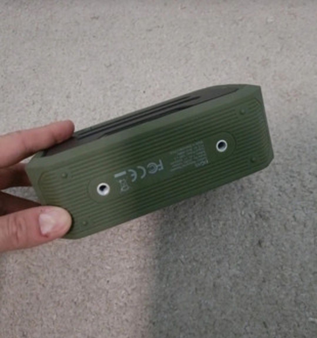 Caixa de som  Doss Bluetooth com lanterna embutida – Estilo Outdoor