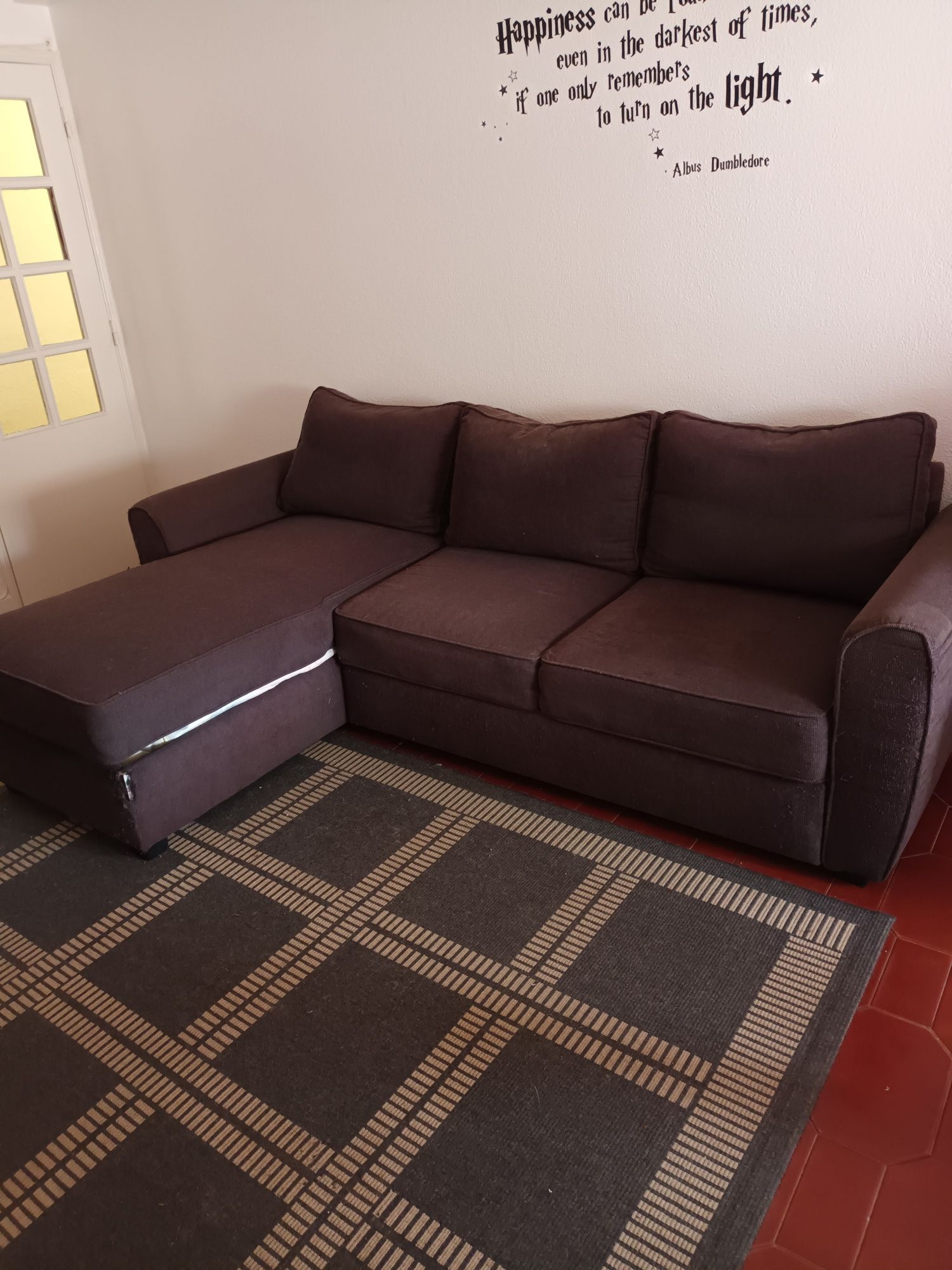 Sofá cama com chaise long