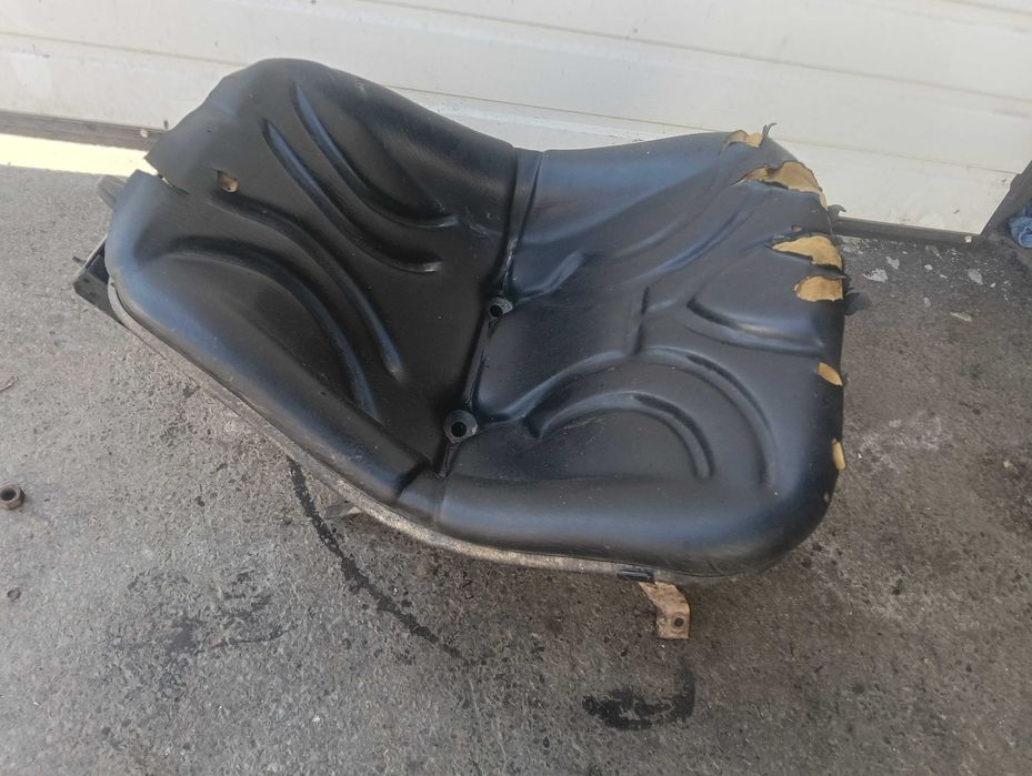 Siedzenie Ursus 914 , C385 Zetor 12145 . 8145 , 912 Ciężka Seria WYSYŁ